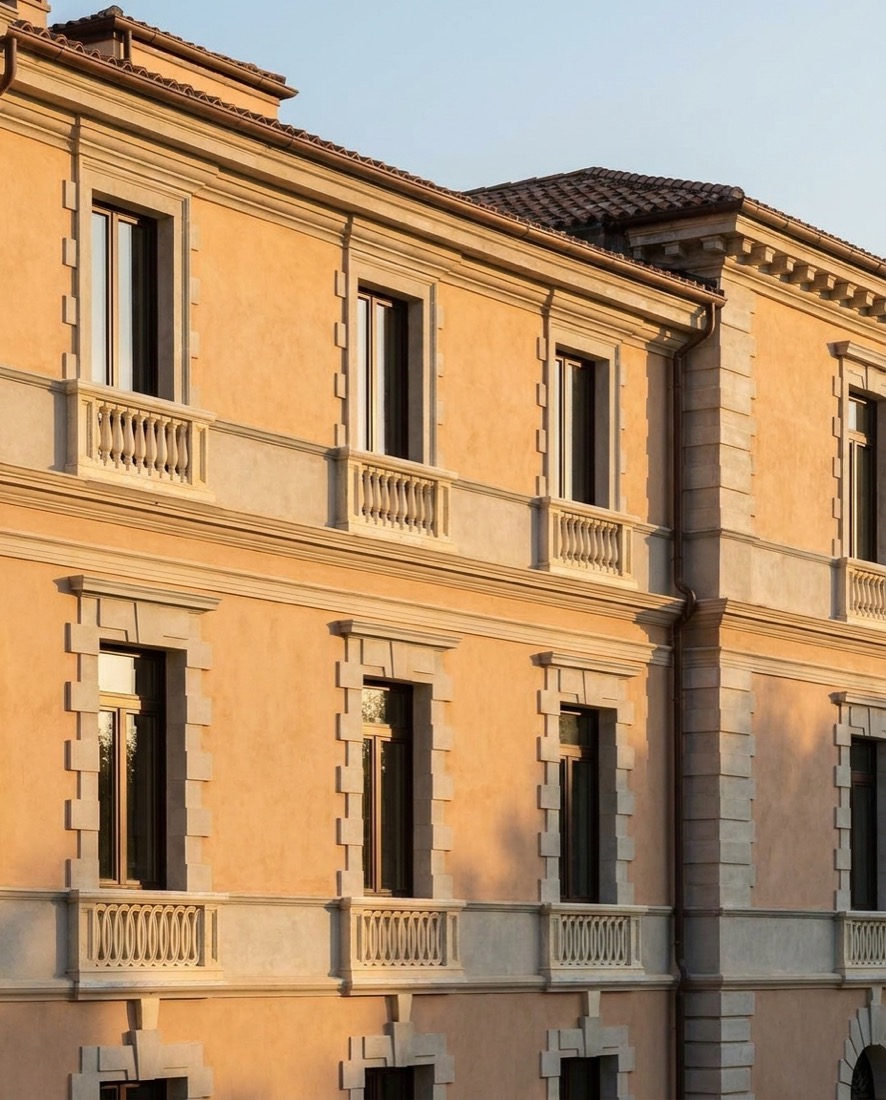 Cornice marcapiano